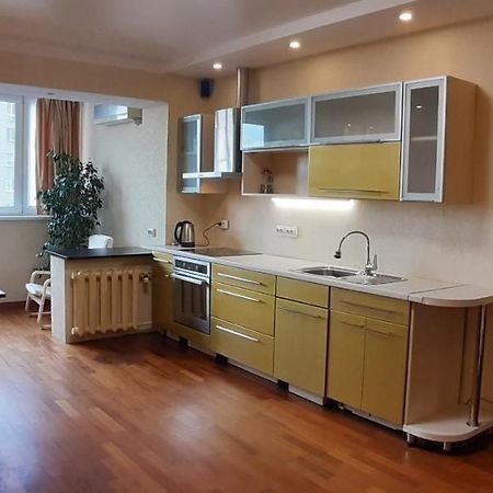Apartamento 1/10 Вулиця Радунська Kiev Exterior foto