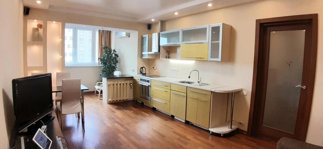 Apartamento 1/10 Вулиця Радунська Kiev Exterior foto