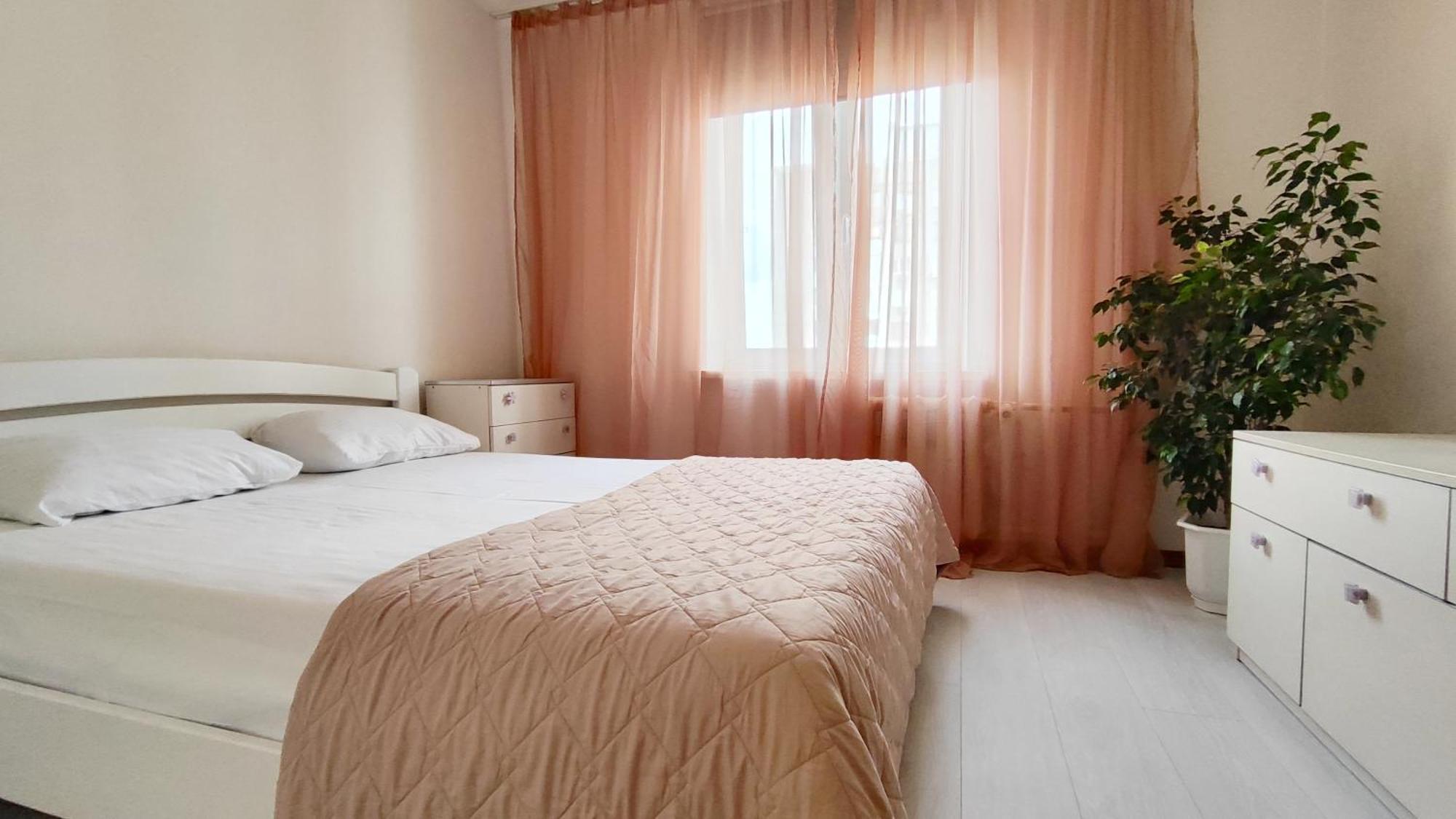 Apartamento 1/10 Вулиця Радунська Kiev Exterior foto
